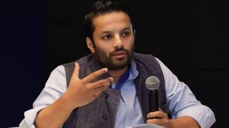 https://www.salarnews.in/public/uploads/images/newsimages/maannewsimage25082025_192522_Ashoka Professor.jpg